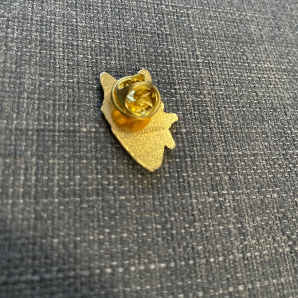 Fox Pin - Picture 2 of 2